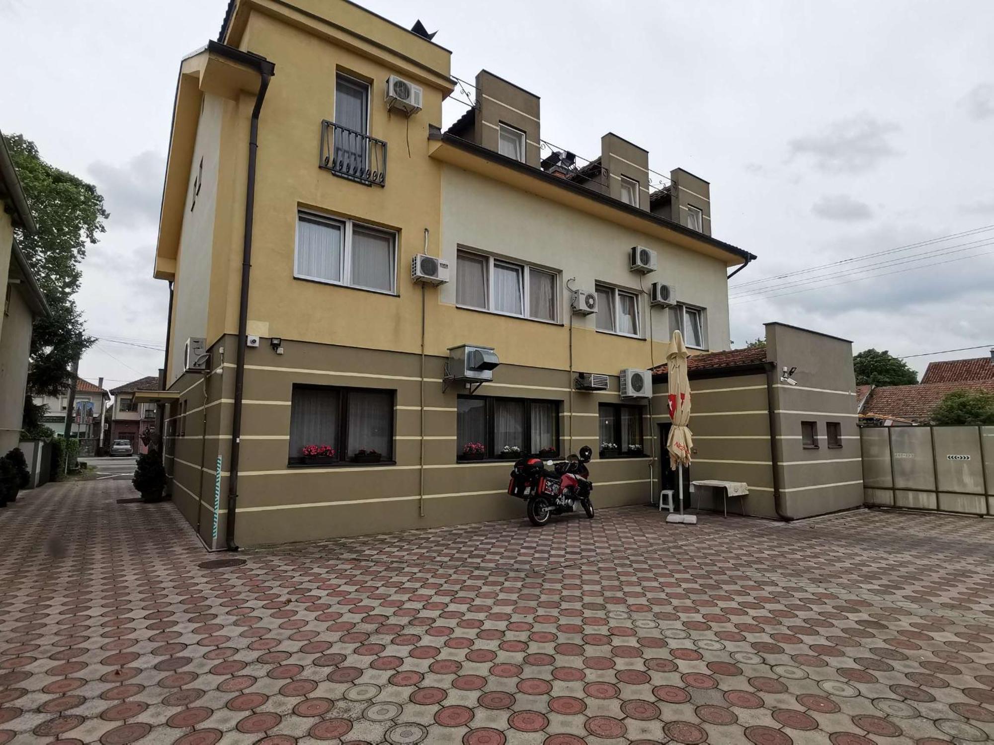 Hotel Vila Sunce Stara Pazova Eksteriør bilde