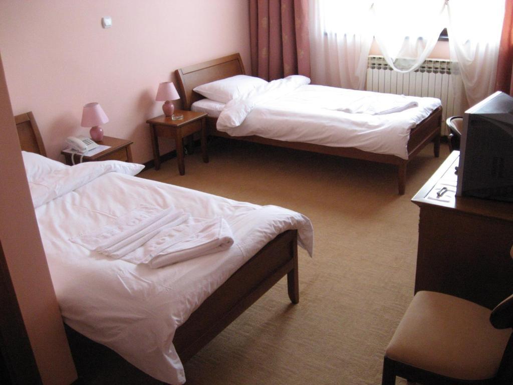 Hotel Vila Sunce Stara Pazova Rom bilde
