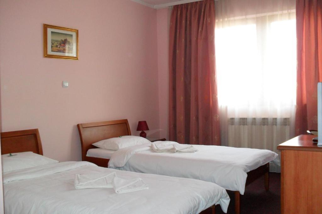 Hotel Vila Sunce Stara Pazova Rom bilde